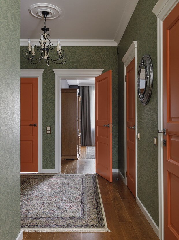 Фотография: Прихожая в стиле Прованс и Кантри, Классический, Эклектика, Дом, Проект дня, Дом и дача, Татарстан, Кирпичный дом, 4 и больше, Более 90 метров, современный с элементами классики и роскоши, Зарина Гайворонская – фото на INMYROOM