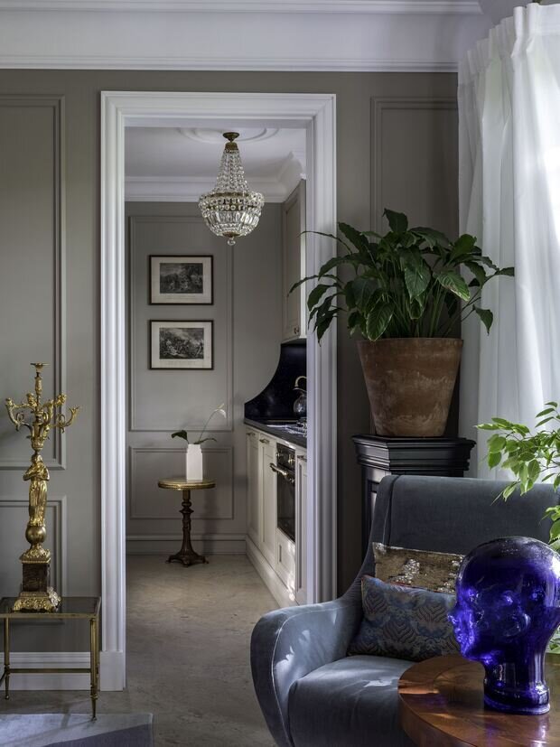 Фотография: Кухня и столовая в стиле Классический, Современный, Эклектика, Малогабаритная квартира, Квартира, Проект дня, Москва, Хрущевка, Кирпичный дом, 2 комнаты, до 40 метров, Винтажный, эклектика с элементами классики и современного, Дмитрий Якубов – фото на INMYROOM