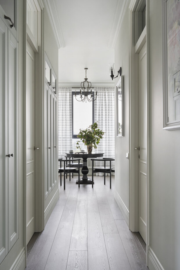 Фотография: Прихожая в стиле Классический, Современный, Эклектика, Квартира, Проект дня, Москва, 2 комнаты, 60-90 метров, современный с элементами классики и роскоши – фото на INMYROOM