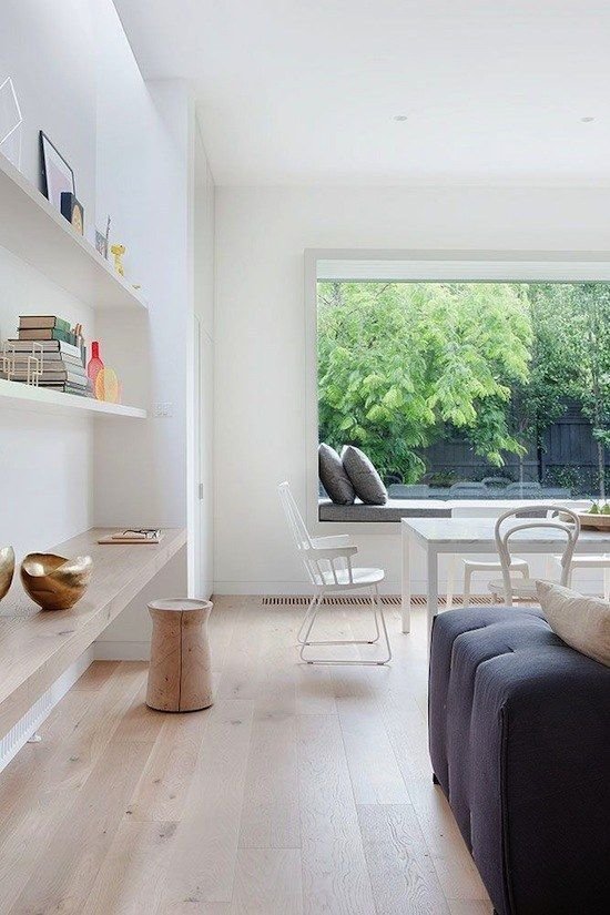 Фотография: Гостиная в стиле Минимализм, Аксессуары, Декор, Советы, Бежевый, Желтый, Серый, Розовый, Голубой, как освежить интерьер, лайфхак, бюджетный декор, бюджетное обновление интерьера, как обновить интерьер – фото на INMYROOM