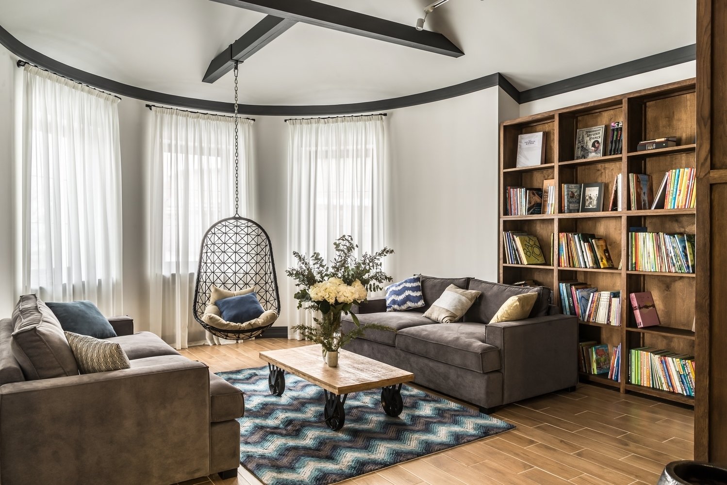 Фотография: Гостиная в стиле Современный, Лофт, Дом, Москва, Дом и дача, Илья Насонов, как оформить интерьер в стиле лофт, как оформить дом, Более 90 метров, Бутово – фото на INMYROOM