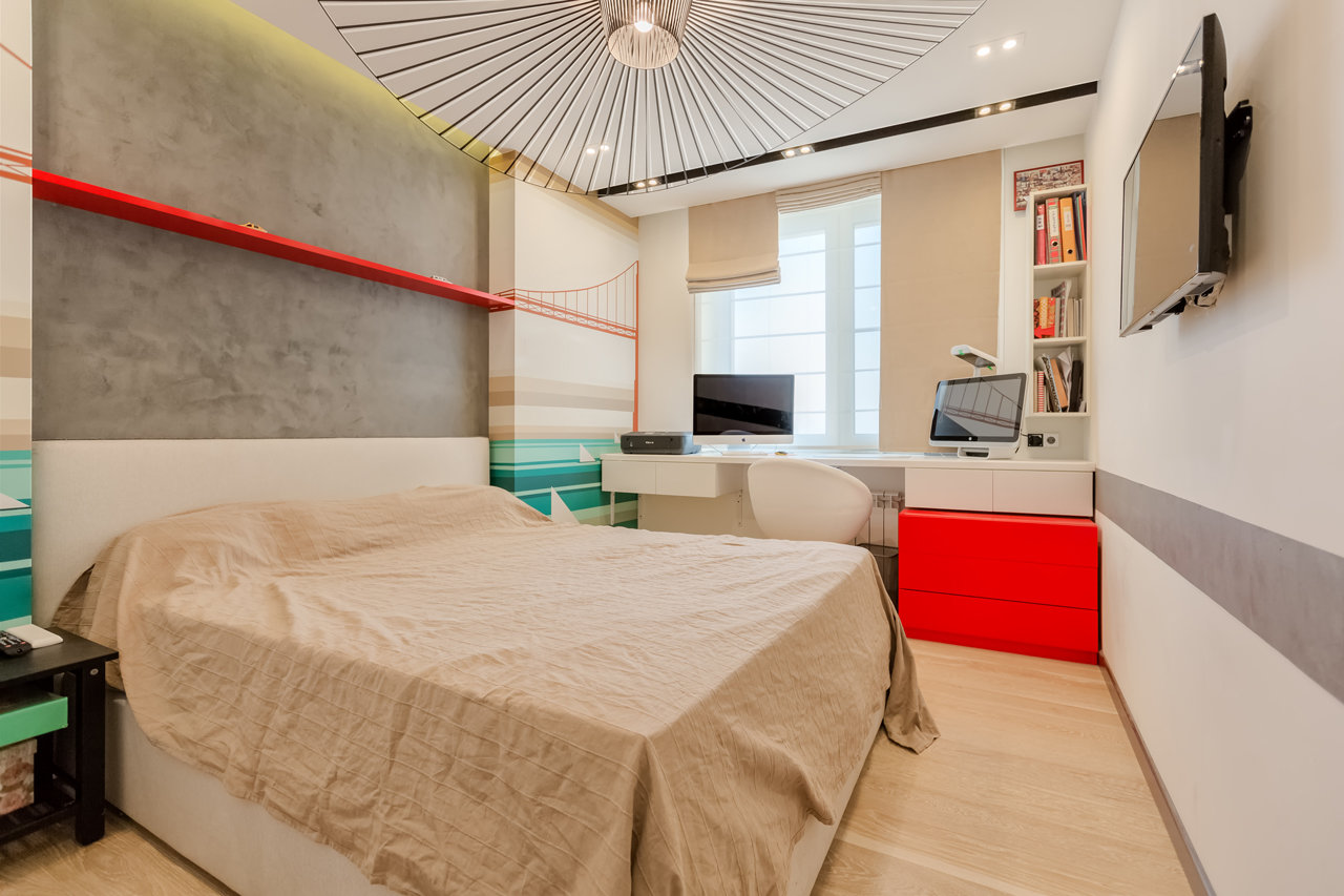 Фотография: Спальня в стиле Современный, Квартира, Eames, Gorenje, Проект недели, Москва, Бежевый, Dulux, Желтый, Серый, Декоративная штукатурка, Коричневый, Граффити, SLV, ИКЕА, кирпич в интерьере, кирпичная стена, кирпичная стена в интерьере, идеи перепланировки однушки, перепланировка однокомнатной квартиры, современный интерьер, Roca, Porcelanosa, освещение в спальне, Lightstar, Jacob Delafon, Kermi, Centrsvet, как организовать хранение на небольшом метраже, перепланировка студии, кирпичный клинкер, квартира в современном стиле, сценарии освещения, Grohе, хранение книг в небольшой квартире, перепланировка однушки, современный стиль в интерьере, как из однушки сделать двушку, кирпичная кладка в интерьере, современные сценарии освещения, как создать современный и модный интерьер, керамогранит под дерево, Estetica, интерьер с кирпичной кладкой, декоративное освещение в квартире, Megalux, Valentin, Arline, Italline, Constance Guisse, Terhuerne, Calcebeton, Moorbrand, Виктория Золина, Zi-Design Interiors – фото на INMYROOM