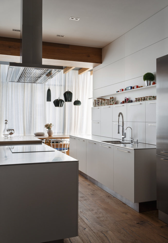 Фотография: Кухня и столовая в стиле Современный, Квартира, Проект недели, Денис Соколов, SVOYA STUDIO – фото на INMYROOM Фотография: Кухня и столовая в стиле Современный, Квартира, Проект недели, Денис Соколов, SVOYA STUDIO – фото на INMYROOM