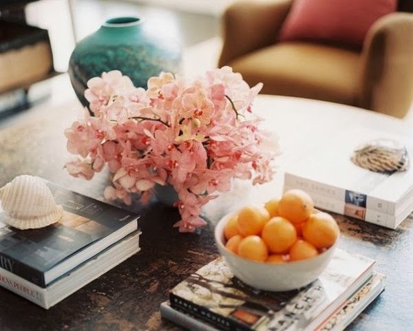 Фотография: Аксессуары в стиле , Гостиная, Декор интерьера, Декор дома, Советы, Стол, Журнальный столик – фото на INMYROOM