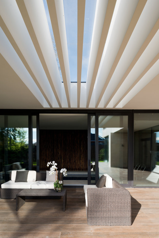 Фотография: Терраса в стиле Минимализм, Современный, Дом, Подмосковье, Московская область, Монолитный дом, Александра Федорова, 4 и больше, Более 90 метров, Эксклюзивные проекты, Марфино – фото на INMYROOM