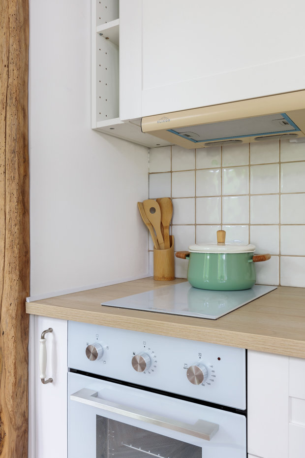 Фотография: Кухня и столовая в стиле Скандинавский, Эклектика, Квартира, Проект недели, Москва, Кирпичный дом, Павел Фотеев – фото на INMYROOM