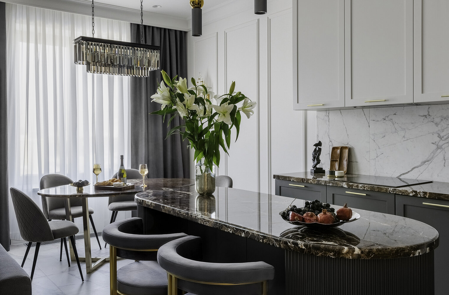 Фотография: Кухня и столовая в стиле Классический, Современный, Квартира, Проект недели, Москва, 4 и больше, Более 90 метров, IA.Buro – фото на INMYROOM Фотография: Кухня и столовая в стиле Классический, Современный, Квартира, Проект недели, Москва, 4 и больше, Более 90 метров, IA.Buro – фото на INMYROOM