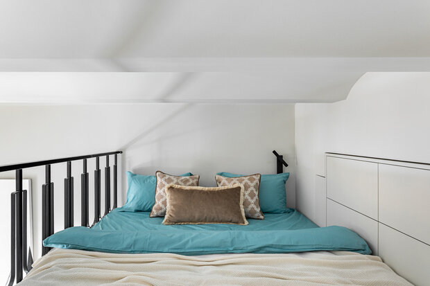 Фотография: Спальня в стиле Современный, Малогабаритная квартира, Квартира, Студия, Проект дня, Москва, Кирпичный дом, до 40 метров, современный с элементами классики и минимализмом, Варвара Головко – фото на INMYROOM