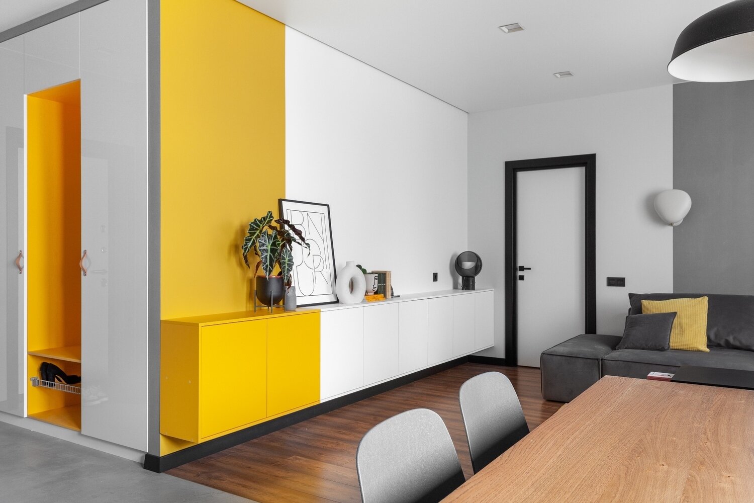 Фотография: Гостиная в стиле Современный, Квартира, Проект недели, Москва, Монолитный дом, 2 комнаты, 40-60 метров, Shiba Design Bureau, Алиса Михеева – фото на INMYROOM Фотография: Гостиная в стиле Современный, Квартира, Проект недели, Москва, Монолитный дом, 2 комнаты, 40-60 метров, Shiba Design Bureau, Алиса Михеева – фото на INMYROOM