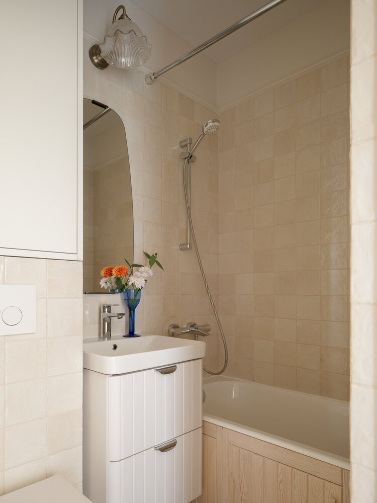 Фотография: Ванная в стиле Современный, Малогабаритная квартира, Квартира, Проект дня, Москва, Хамовники, Хрущевка, 2 комнаты, 40-60 метров, Анастасия Заркуа – фото на INMYROOM Фотография: Ванная в стиле Современный, Малогабаритная квартира, Квартира, Проект дня, Москва, Хамовники, Хрущевка, 2 комнаты, 40-60 метров, Анастасия Заркуа – фото на INMYROOM