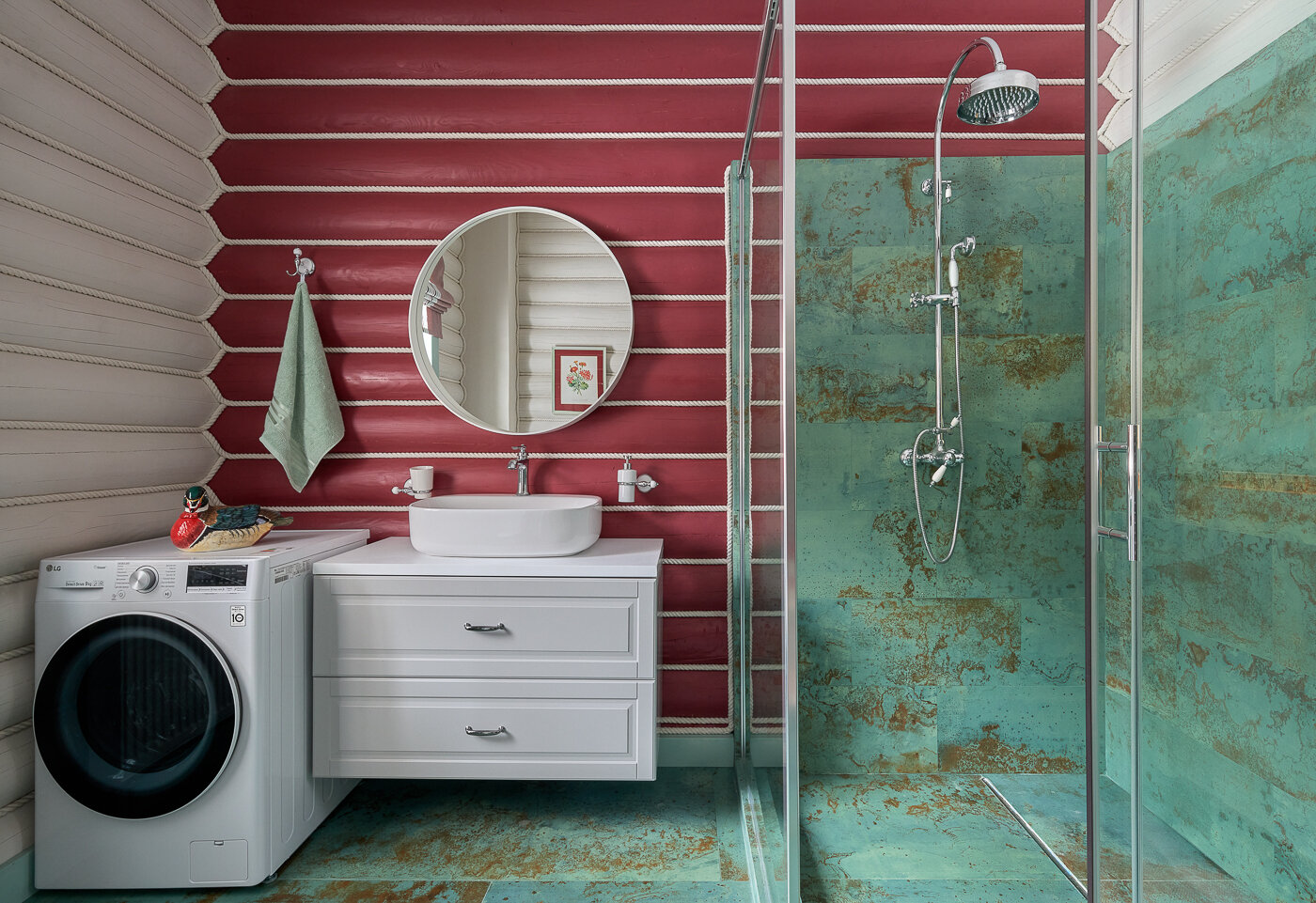 На полу и в зоне душа плитка. Остальное — краска разных оттенков, в качестве акцента появилась ягодная стена в зоне тумбы. На полу и в зоне душа плитка. Остальное — краска разных оттенков, в качестве акцента появилась ягодная стена в зоне тумбы.