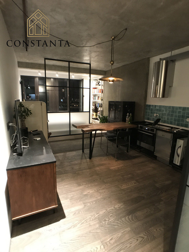Фото из портфолио Лофт пергородки в студии 36м2 – фотографии дизайна интерьеров на INMYROOM