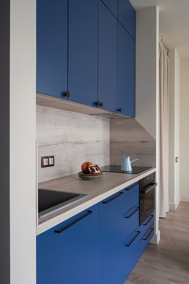 Фотография: Кухня и столовая в стиле Современный, Минимализм, Квартира, Проект дня, Москва, 2 комнаты, до 40 метров, Gromova Buro, Анна Громова – фото на INMYROOM