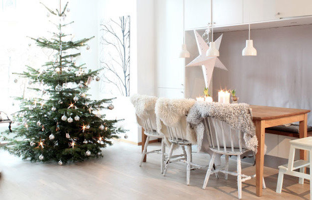 Фотография: Кухня и столовая в стиле Скандинавский, Декор интерьера, Аксессуары, Праздник, Цвет в интерьере, Новый Год – фото на INMYROOM