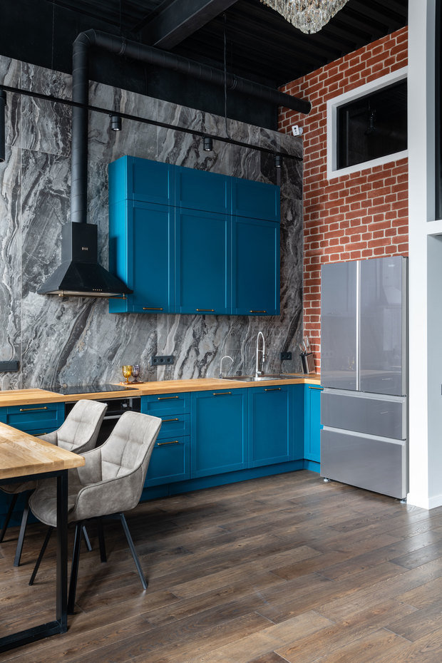Фотография: Кухня и столовая в стиле Лофт, Квартира, Студия, Проект недели, Москва, Кирпичный дом, 40-60 метров, Юлия Сологубова – фото на INMYROOM