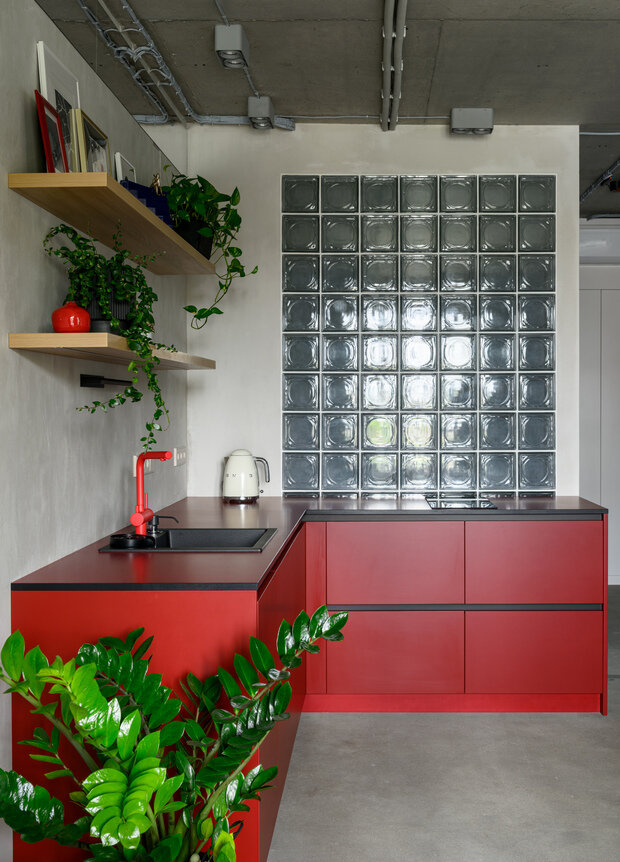 Фотография: Кухня и столовая в стиле Лофт, Современный, Квартира, Проект дня, Новосибирск, 2 комнаты, 40-60 метров, Анастасия Каширская, современный с элементами минимализма и лофта – фото на INMYROOM