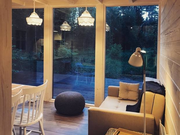 Фотография: Гостиная в стиле Эко, Скандинавский, Дом, Дача, Дом и дача, как построить загородный дом, дом из клееного бруса, 2 комнаты, до 40 метров, эстония, Ольга Погребисская, дом своими руками – фото на INMYROOM