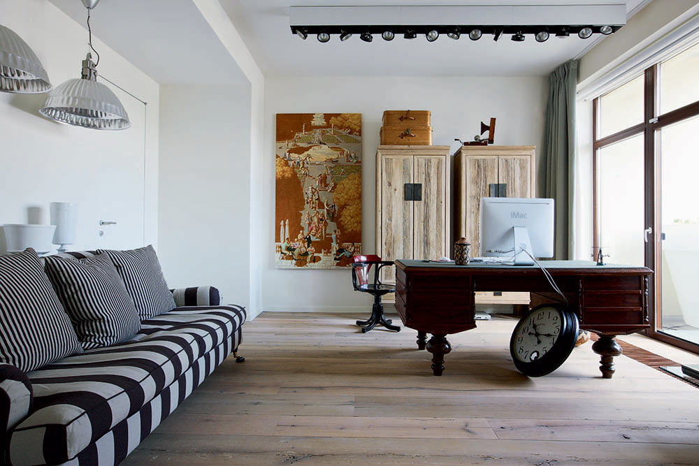 Фотография: Кабинет в стиле Лофт, Флористика, Декор, Интервью, Макс Лангу – фото на INMYROOM