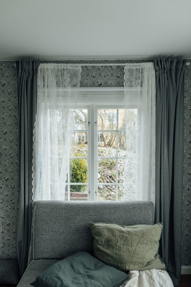 Фотография: Спальня в стиле Прованс и Кантри, Классический, Скандинавский, Эклектика, Дом, Швеция, Белый, Дача, Стокгольм, Серый, Голубой, Коричневый, Дом и дача, 4 и больше – фото на INMYROOM