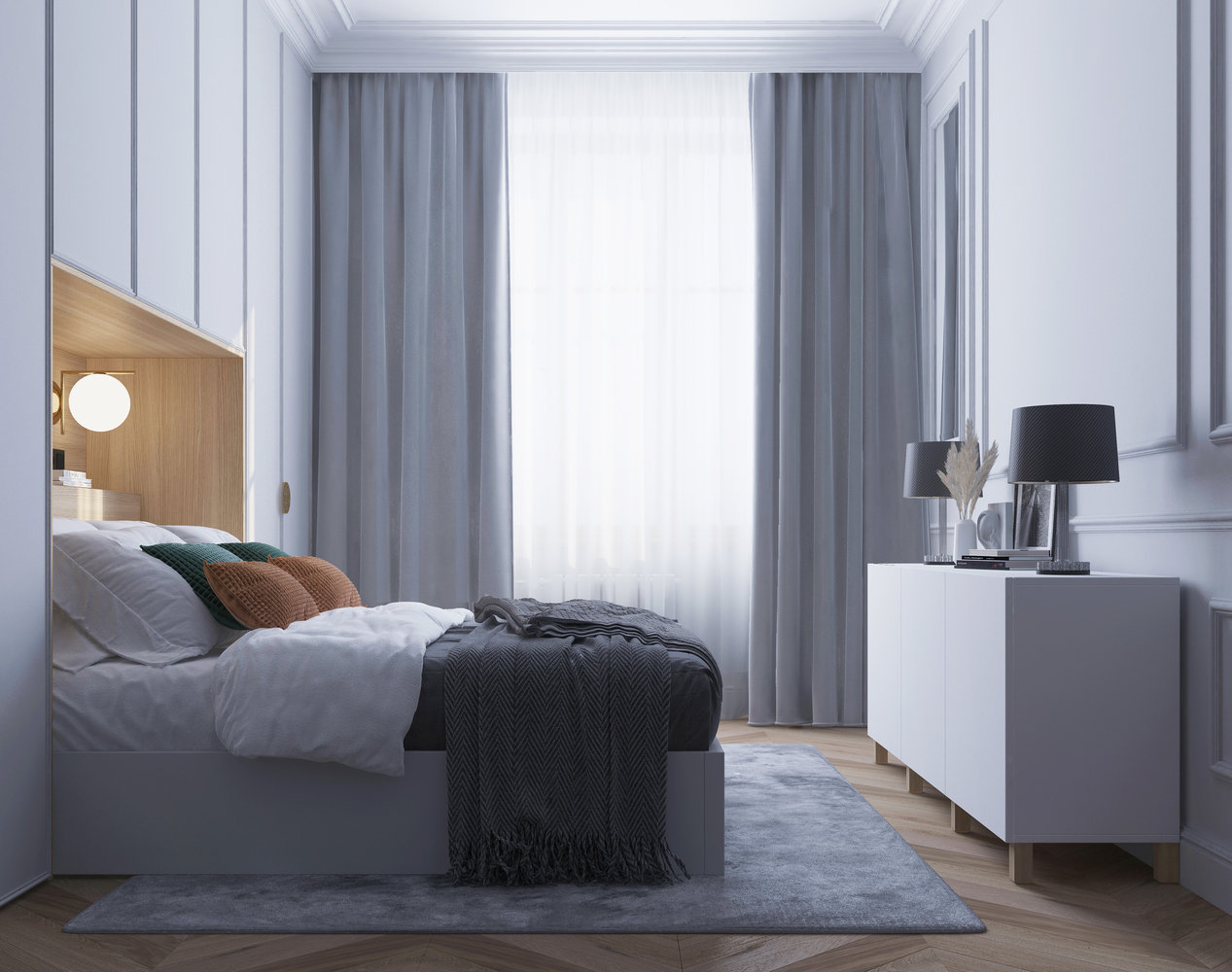 Кровать имеет подъемный механизм, и пространство под ней можно также использовать как место для хранения. Напротив кровати поставили вместительный комод.