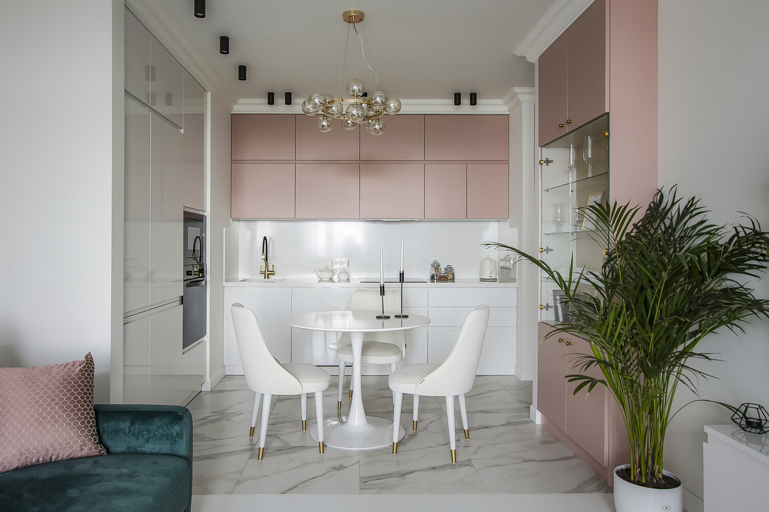 Фотография: Кухня и столовая в стиле Современный, Квартира, Проект недели, Москва, 2 комнаты, 40-60 метров, Катерина Кулакова – фото на INMYROOM Фотография: Кухня и столовая в стиле Современный, Квартира, Проект недели, Москва, 2 комнаты, 40-60 метров, Катерина Кулакова – фото на INMYROOM