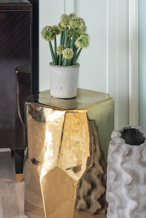 Фотография: Мебель и свет в стиле Современный, Классический, Квартира, Проект недели, Челябинск, Монолитный дом, 4 и больше, Более 90 метров, Надия Кисельникова – фото на INMYROOM