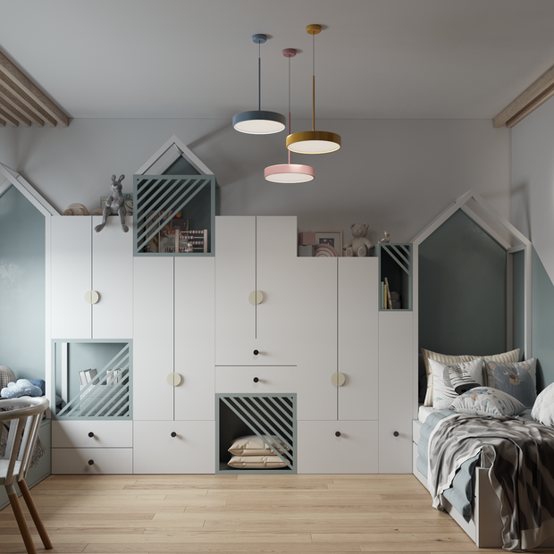 В детской предполагалось приобрести готовые модули шкафов и дополнить их открытыми секциями на заказ, а кровать и зону отдыха с рабочим столом у окна выполнить в столярной мастерской.