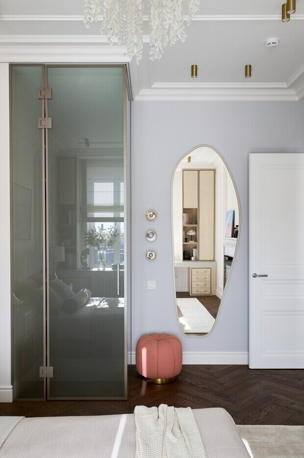 Фотография: Спальня в стиле Классический, Современный, Квартира, Проект дня, 3 комнаты, Более 90 метров, Эксклюзивные проекты, современный с элементами неоклассики, Новосибирская область, Кольцово – фото на INMYROOM