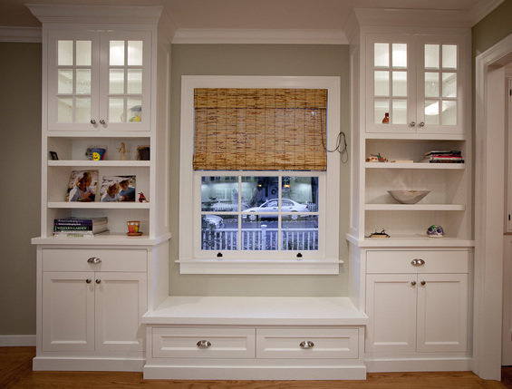 Фотография: Прихожая в стиле Прованс и Кантри, Скандинавский, Спальня, Гардеробная, Декор интерьера, Интерьер комнат, Системы хранения, Кровать, Гардероб – фото на INMYROOM