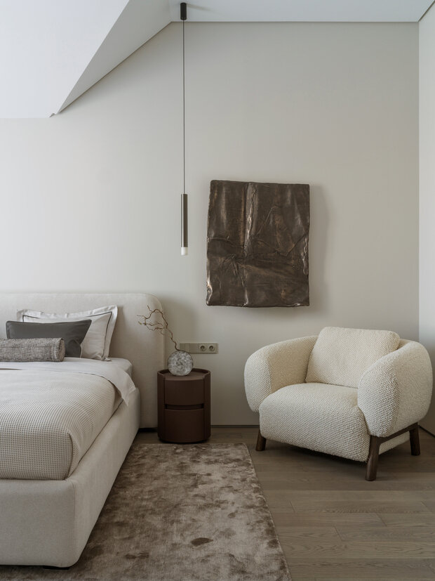 Фотография: Спальня в стиле Современный, Минимализм, Дом, Проект дня, Дом и дача, Московская область, 4 и больше, Более 90 метров, минимализм с элементами современного дизайна, Ксения Котельникова – фото на INMYROOM