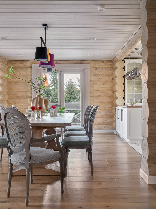 Фотография: Кухня и столовая в стиле Прованс и Кантри, Эклектика, Винтажный, Дом, Проект недели, Дом и дача, Ирина Васильева, 4 и больше, Более 90 метров, студия SVETLITSA, Калязин, Александра Лапина – фото на INMYROOM