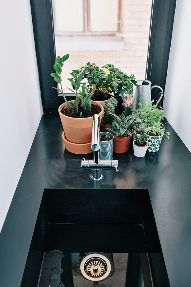 Фото из портфолио  Минималистичная и уютная квартира в черно-белом исполнении – фотографии дизайна интерьеров на INMYROOM