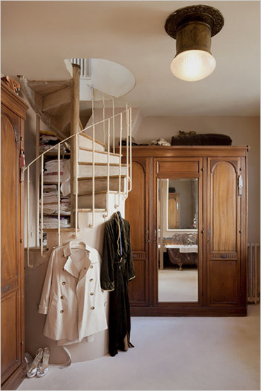 Фотография: Мебель и свет в стиле Прованс и Кантри, Дом, Дома и квартиры, Лестница – фото на INMYROOM