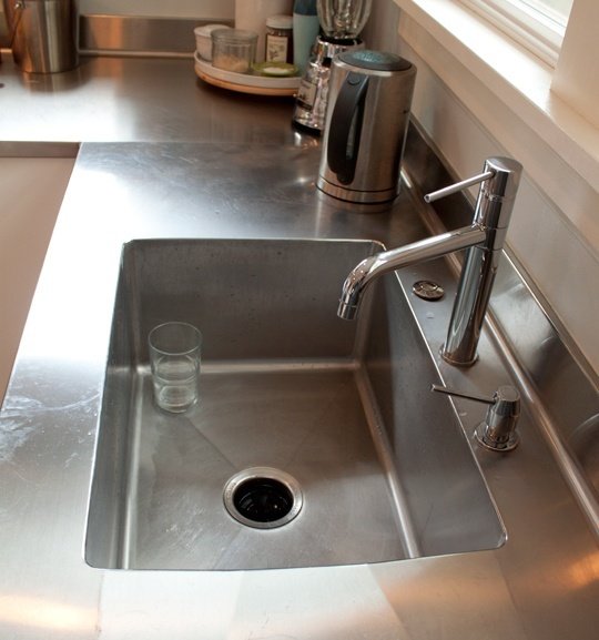 Фотография: Кухня и столовая в стиле Современный, Хай-тек, Интерьер комнат, Тема месяца – фото на INMYROOM