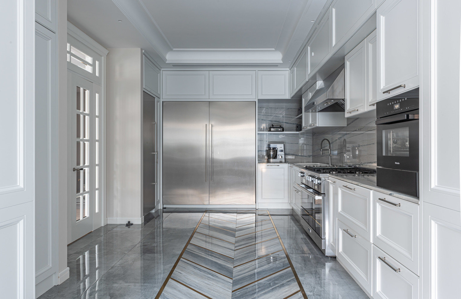 Фотография: Кухня и столовая в стиле Классический, Современный, Дом, Проект недели, Дом и дача, Московская область, 4 и больше, Более 90 метров, Екатерина Реброва – фото на INMYROOM Фотография: Кухня и столовая в стиле Классический, Современный, Дом, Проект недели, Дом и дача, Московская область, 4 и больше, Более 90 метров, Екатерина Реброва – фото на INMYROOM