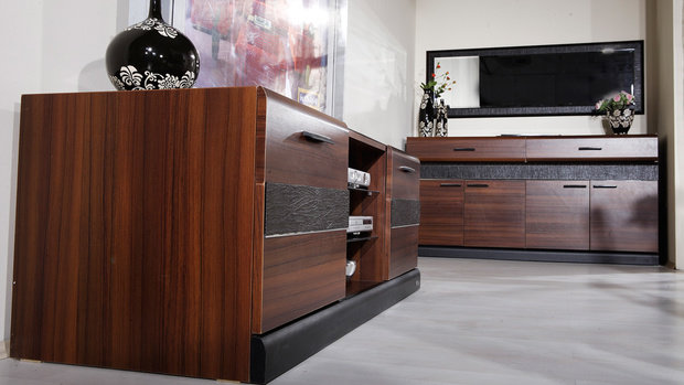 Фото из портфолио Стенки, витрины, тумбы под TV – фотографии дизайна интерьеров на INMYROOM