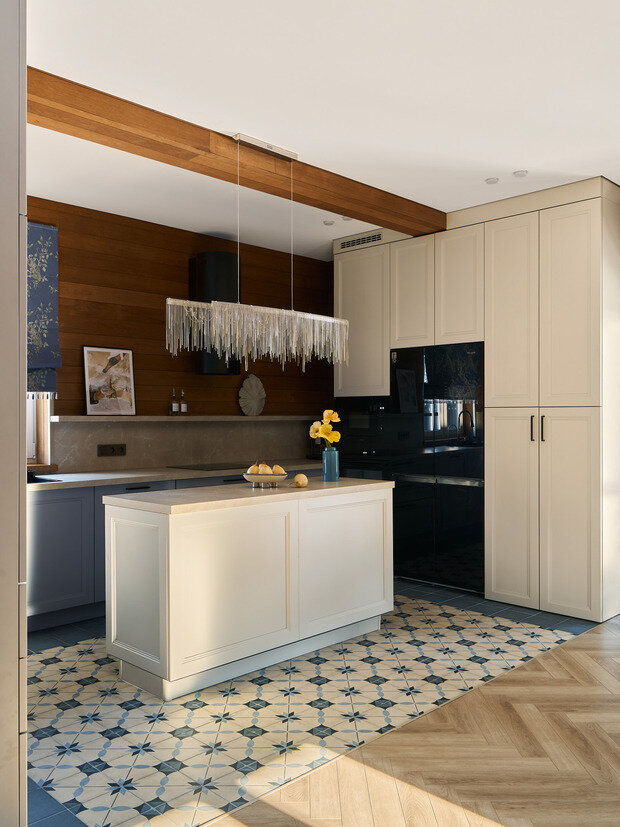 Фотография: Кухня и столовая в стиле Современный, Дом, Проект дня, Дом и дача, Ленинградская область, 3 комнаты, Более 90 метров, Индивидуальный проект, эклектика с элементами современного, Алена Донцова – фото на INMYROOM