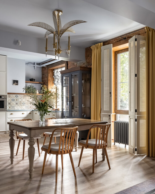 Фотография: Кухня и столовая в стиле Эклектика, Винтажный, Квартира, Проект недели, Челябинск, Сталинка, Кирпичный дом, 3 комнаты, 60-90 метров, Марина Кутепова – фото на INMYROOM