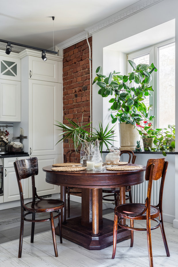 Фотография: Кухня и столовая в стиле Скандинавский, Эклектика, Квартира, Проект недели, Санкт-Петербург, 3 комнаты, Более 90 метров, Анна Плакунова – фото на INMYROOM