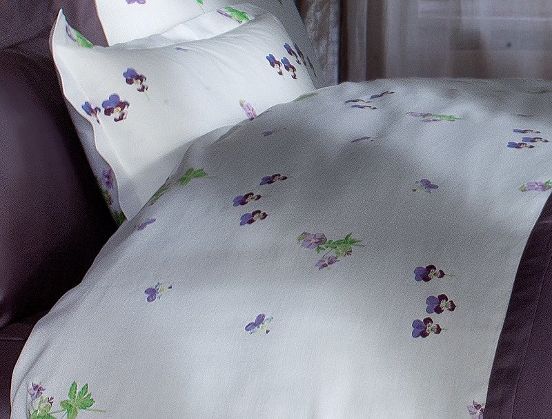 Фотография: Декор в стиле Современный, Текстиль, Индустрия, События, Плед – фото на INMYROOM Фотография: Декор в стиле Современный, Текстиль, Индустрия, События, Плед – фото на INMYROOM