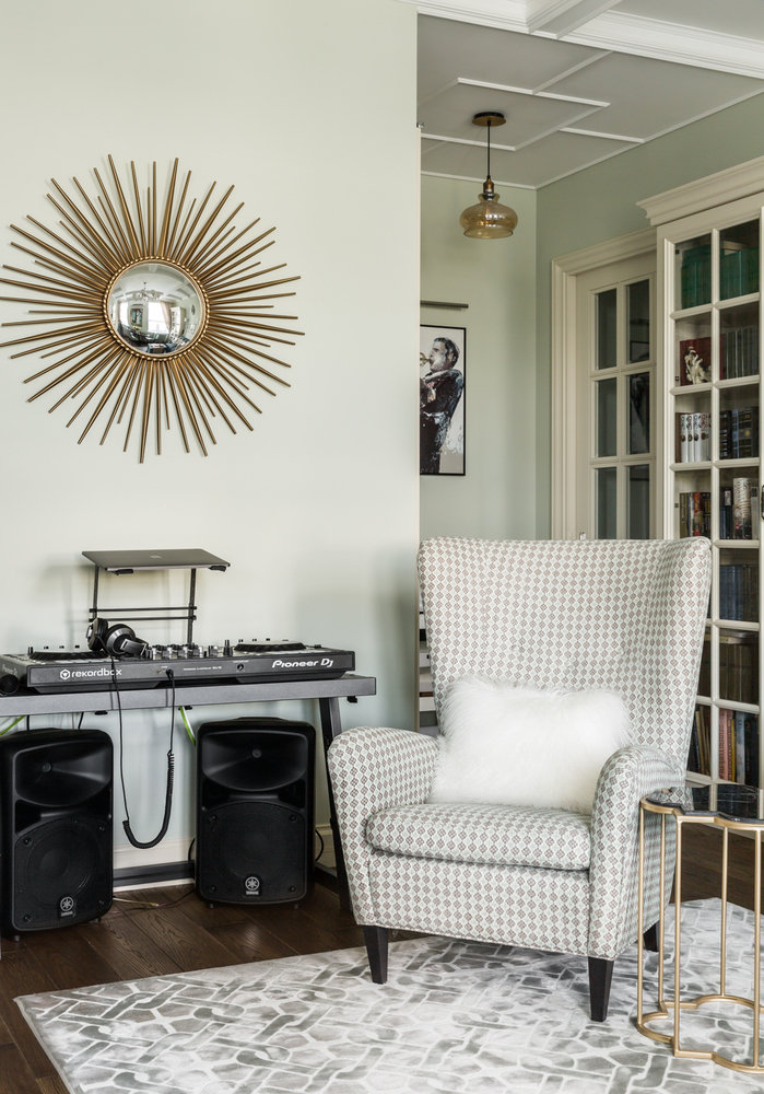 Фотография: Гостиная в стиле Классический, Современный, Квартира, Проект недели, Москва, Сталинка, 3 комнаты, Более 90 метров, Татьяна Красикова – фото на INMYROOM Фотография: Гостиная в стиле Классический, Современный, Квартира, Проект недели, Москва, Сталинка, 3 комнаты, Более 90 метров, Татьяна Красикова – фото на INMYROOM