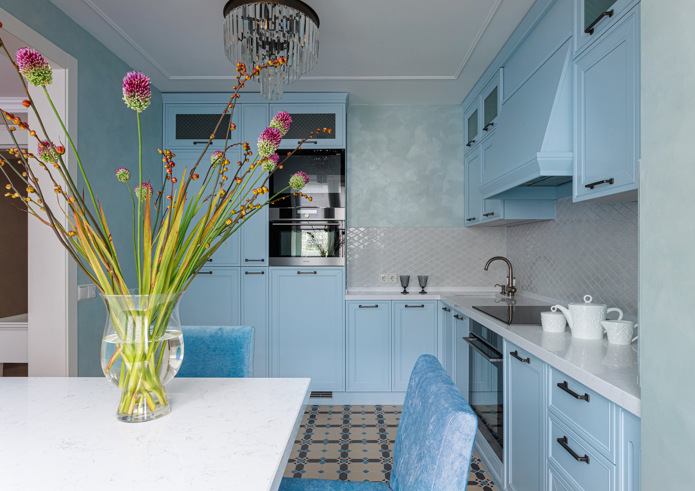 Фотография: Кухня и столовая в стиле Классический, Современный, Квартира, Проект недели, Москва, 3 комнаты, 60-90 метров, Елена Бодрова – фото на INMYROOM Фотография: Кухня и столовая в стиле Классический, Современный, Квартира, Проект недели, Москва, 3 комнаты, 60-90 метров, Елена Бодрова – фото на INMYROOM