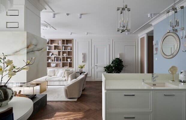 Фотография: Кухня и столовая в стиле Классический, Современный, Квартира, Проект дня, 3 комнаты, Более 90 метров, Эксклюзивные проекты, современный с элементами неоклассики, Новосибирская область, Кольцово – фото на INMYROOM