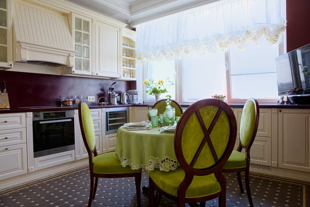 Фото из портфолио Старая добрая светлая классика – фотографии дизайна интерьеров на INMYROOM