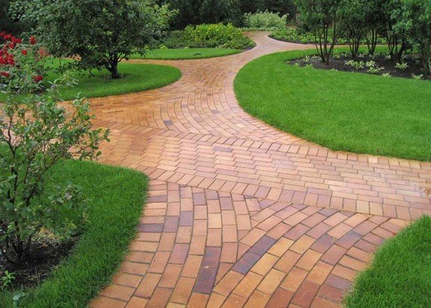 Фотография: Ландшафт в стиле , Советы, ландшафтные работы, Благоустройство территории, Ландшафтный дизайн, как обустроить участок, Татьяна Крамская, Технониколь, Дорожки в саду – фото на INMYROOM