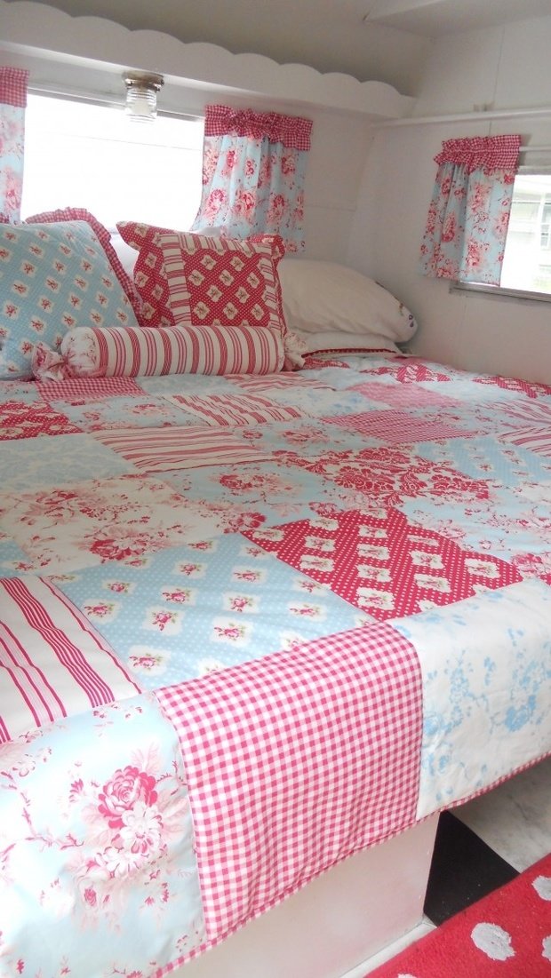 Фотография: Спальня в стиле Прованс и Кантри, Дом, Дома и квартиры, Дом на колесах – фото на INMYROOM