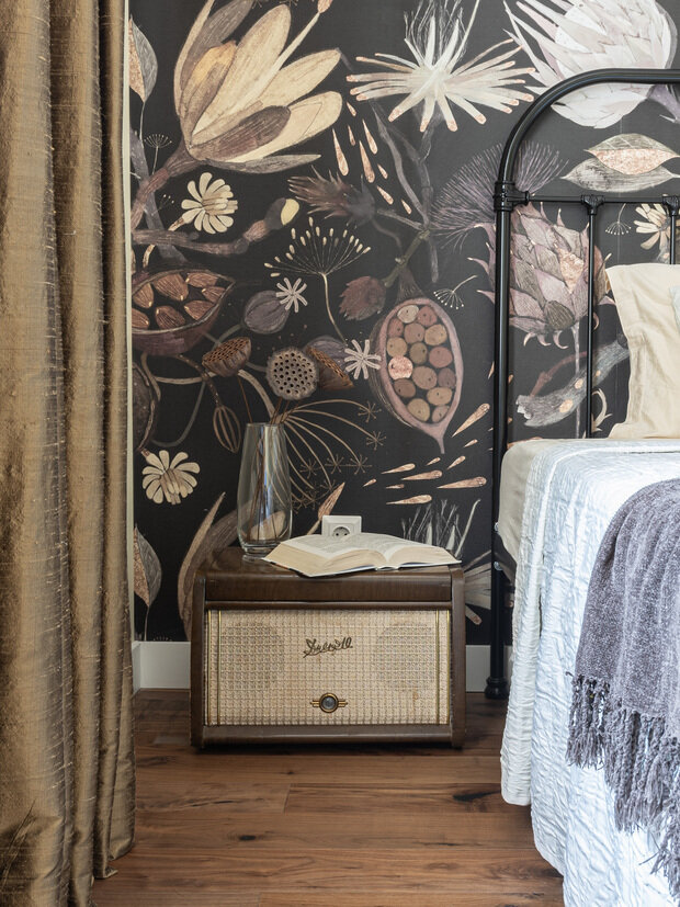 Фотография: Спальня в стиле Эклектика, Винтажный, Квартира, Проект дня, Москва, Сталинка, Кирпичный дом, 3 комнаты, 60-90 метров, эклектичный с элементами этники и современного дизайна, Екатерина Евтихиева – фото на INMYROOM