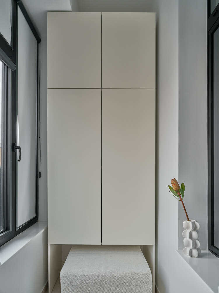 Фотография: Балкон в стиле Современный, Классический, Квартира, Проект дня, Москва, 2 комнаты, 40-60 метров, Индивидуальный проект, Лина Князева, ЖК «Серебряный парк» – фото на INMYROOM Фотография: Балкон в стиле Современный, Классический, Квартира, Проект дня, Москва, 2 комнаты, 40-60 метров, Индивидуальный проект, Лина Князева, ЖК «Серебряный парк» – фото на INMYROOM