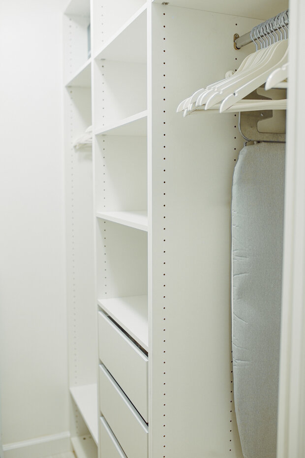 Фотография: Гардеробная в стиле Скандинавский, Лофт, Малогабаритная квартира, Квартира, Проект недели, Москва, Хрущевка, Кирпичный дом, 2 комнаты, до 40 метров, Павел Фотеев – фото на INMYROOM