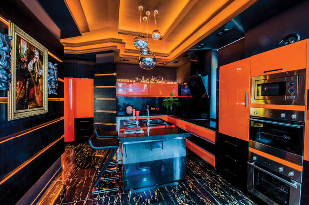 Фотография: Кухня и столовая в стиле Хай-тек, Квартира, Дома и квартиры, Интерьеры звезд, Проект недели, Москва – фото на INMYROOM